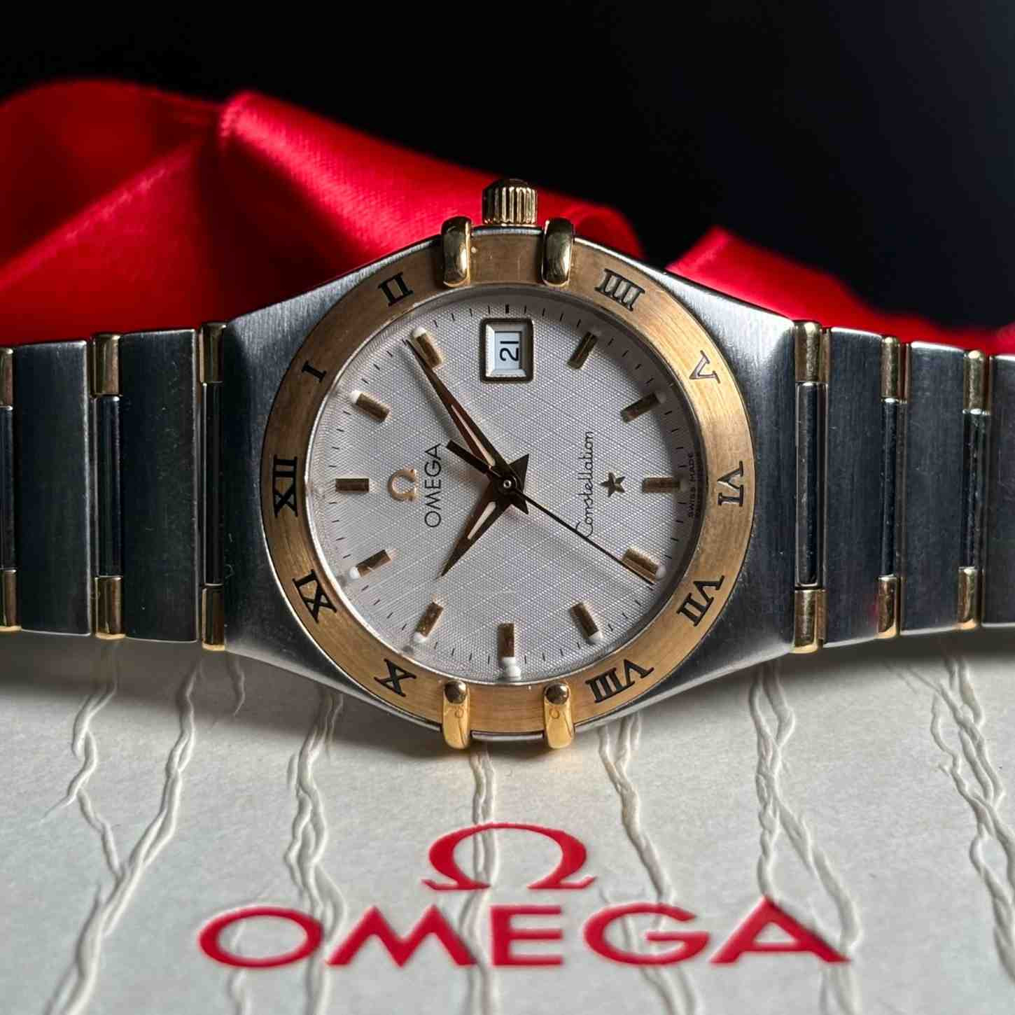 ساعت زنانه امگا  27.5 میلیمتری سرمیخ طلا Omega Constellation